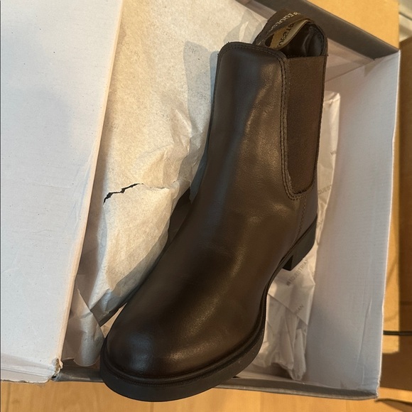 Boots - Picture 5 of 5